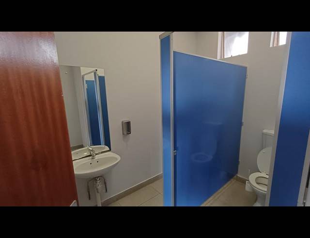 BUSINESS PROPERTY TO RENT IN ROOIHUISKRAAL